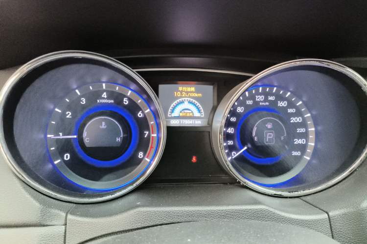 Used Hyundai Sonata 2014 2.4L Automatic Luxury Version China IV Standard