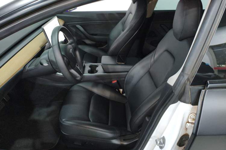 Used Tesla Model 3 2019 Long-Range Rear-Wheel-Drive Version Left Front Seat