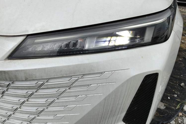 Used CHANGAN OSHAN 520 2025 Standard Edition Left Front Headlight