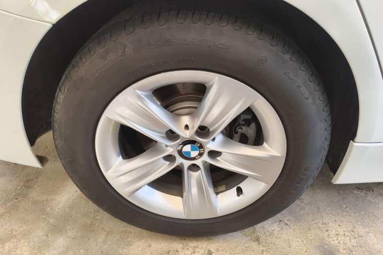 Used BMW 3 Series 2015 320i Fashion Model