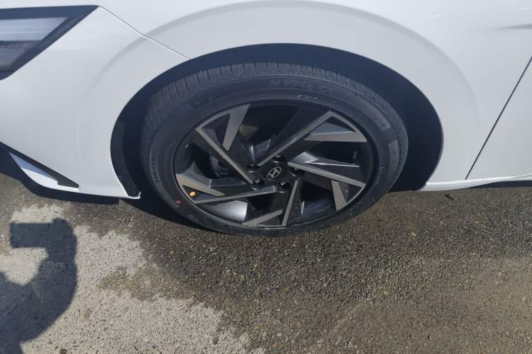 Used Hyundai Elantra 2023 1.5L CVT GLX Elite Edition Left Front Wheel Hub