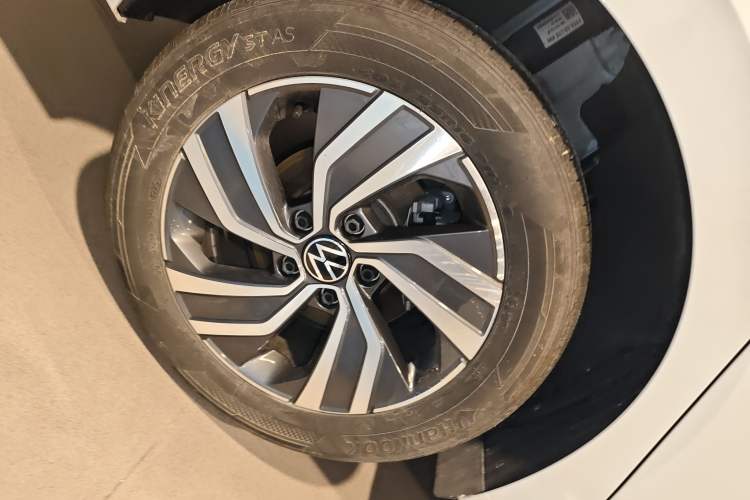 Used Volkswagen Bora 2025 200TSI DSG Enjoy Driving Navigation Edition Right Rear Wheel Hub