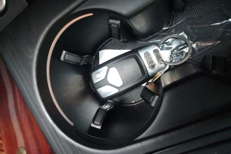 Used Audi A4L 2019 40 TFSI Sporty Version China VI Vehicle Key