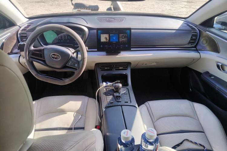 Used BYD e9 2021 Business Edition