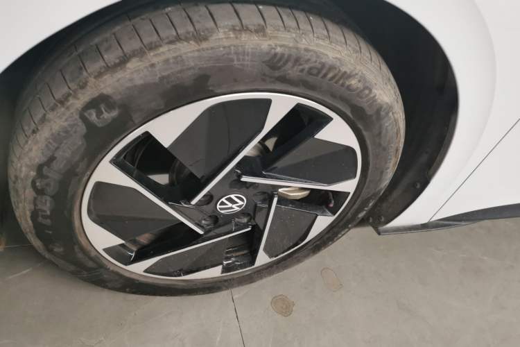 Used Volkswagen ID.3 2023 Upgraded Model Pure Intelligent Enjoyment Version Left Front Wheel Hub