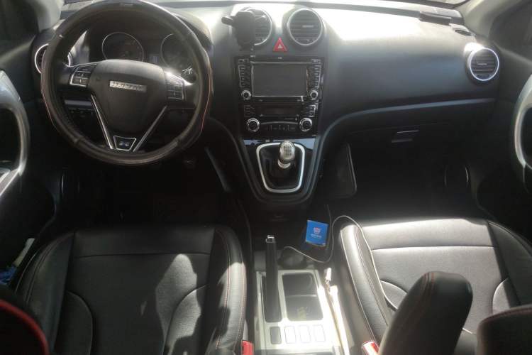Used Haval H6 2016 Upgraded Model 1.5T Manual Two-Wheel Drive Elite Version Center Console