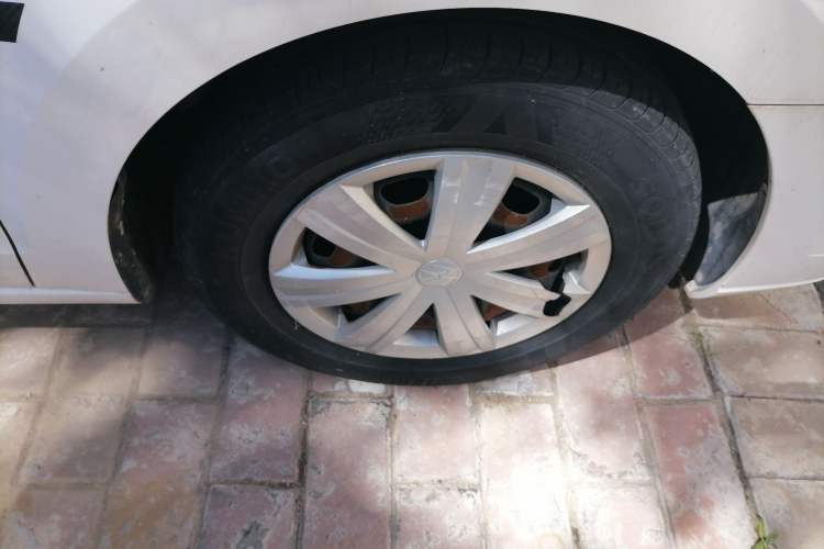 Used Volkswagen Jetta 2017 1.5L Manual Fashion Edition Right Front Wheel Hub