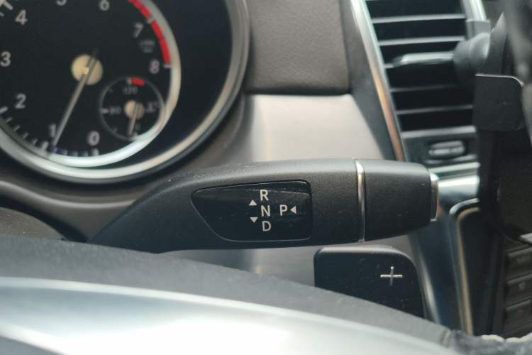 Used Mercedes-Benz GL-Class 2015 GL 400 4MATIC Dynamic Model Gear Lever