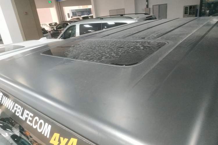 Used 212 T01 2024 2.0T Explorer
