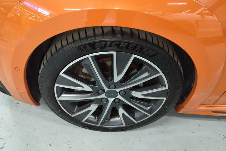 Used Lynk & Co 02 Hatchback 2021 2.0TD Halo Left Front Wheel Hub
