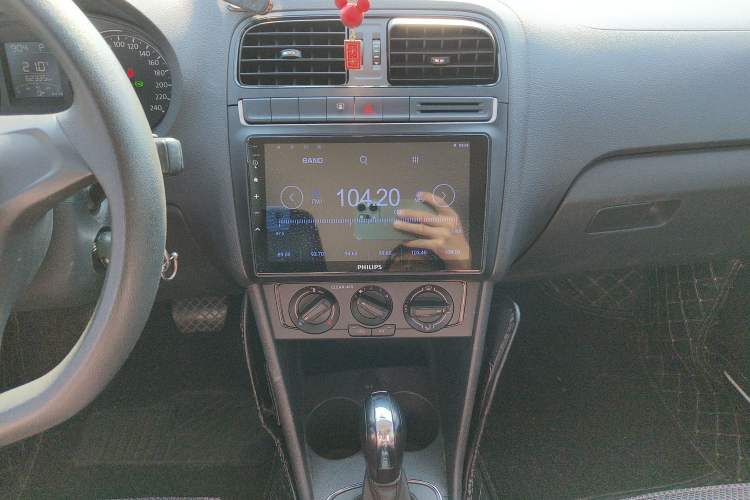 Used Volkswagen Polo 2016 1.4L Automatic Trendy Model Audio And AC Panel