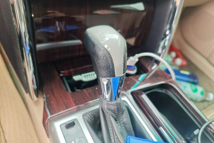 Used Toyota Reiz 2010 2.5V Fengdu Elite Edition Gear Lever