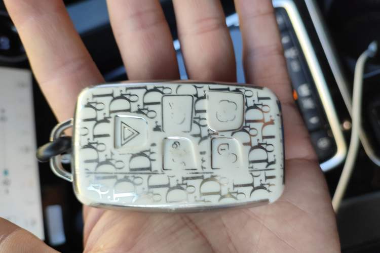 Used Jaguar F-PACE 2018 2.0T Four-Wheel Drive Urban Luxury Edition Vehicle Key