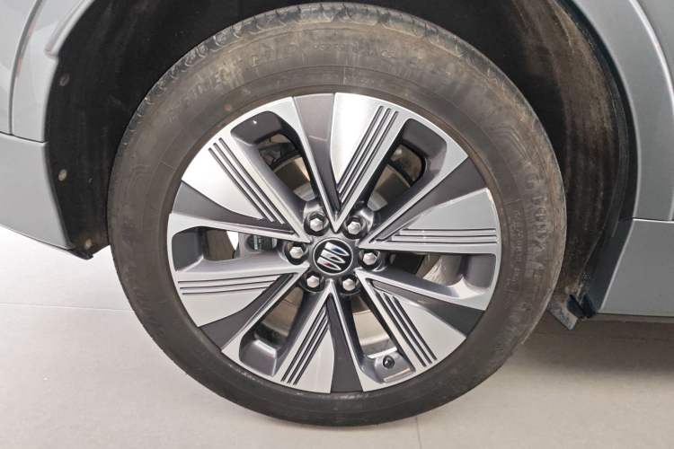 Used Buick E5 2025 Model 620KM Prestige Edition
