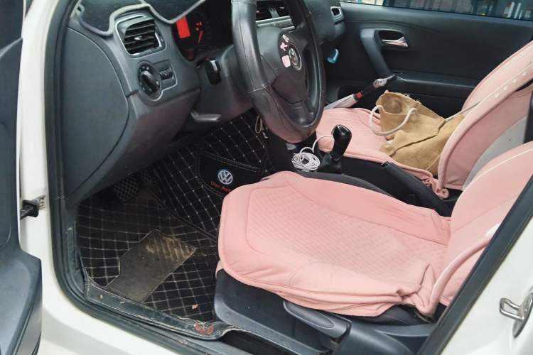 Used Volkswagen Polo 2013 1.4L Automatic Comfort Edition Driver Seat