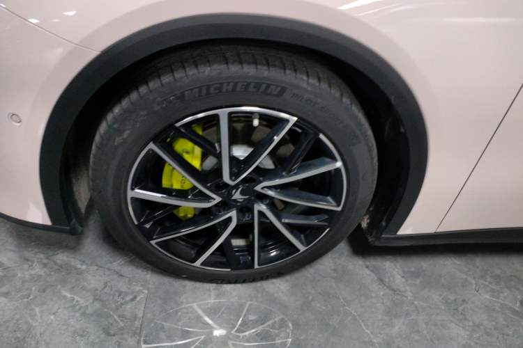 Used ARCFOX Alpha S5 2024 708MAX 200kW
