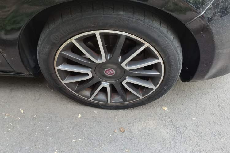 Used Fiat Bravo 2011 1.4T AMT Sport Edition Right Front Wheel Hub