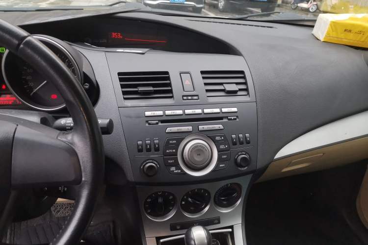 Used Mazda 3 2010 Hatchback 1.6 Automatic Luxury Model