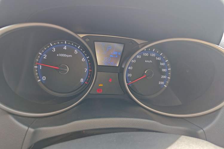 Used Hyundai ix35 2013 2.0L Automatic Two-Wheel Drive Smart GLS China IV Standard