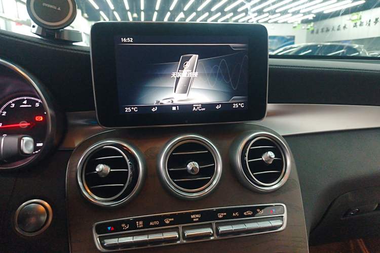 Used Mercedes-Benz GLC 2017 GLC 300 4MATIC Luxury Model