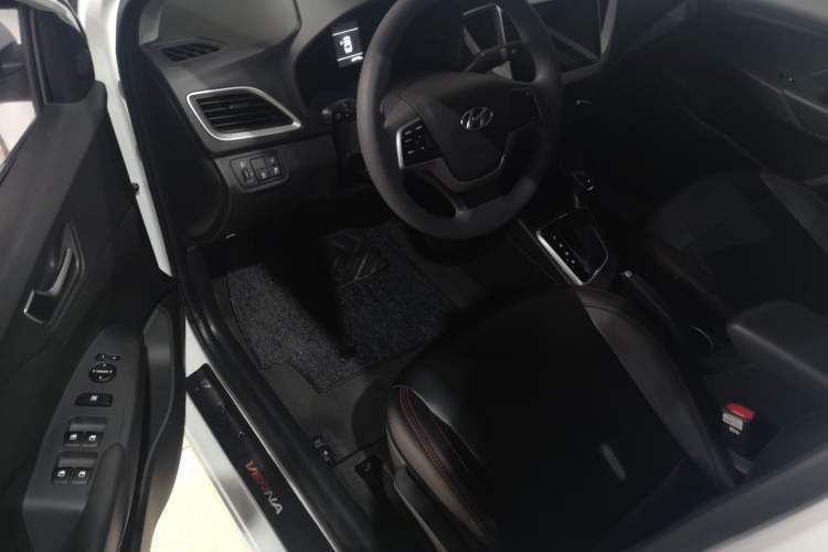 Used Hyundai Verna (new generation) 2020 1.4L CVT TOP Elite Edition Driver Seat