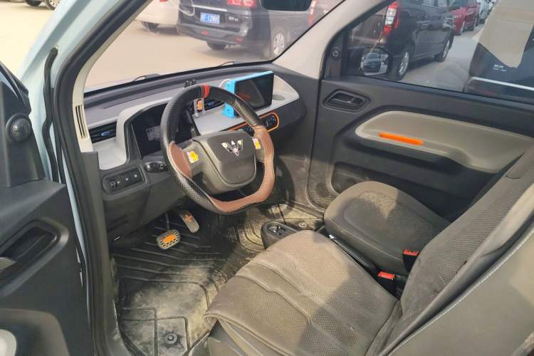 Used Wuling Hongguang MINIEV 2022 Easy Version Lithium Iron Phosphate Left Front Seat