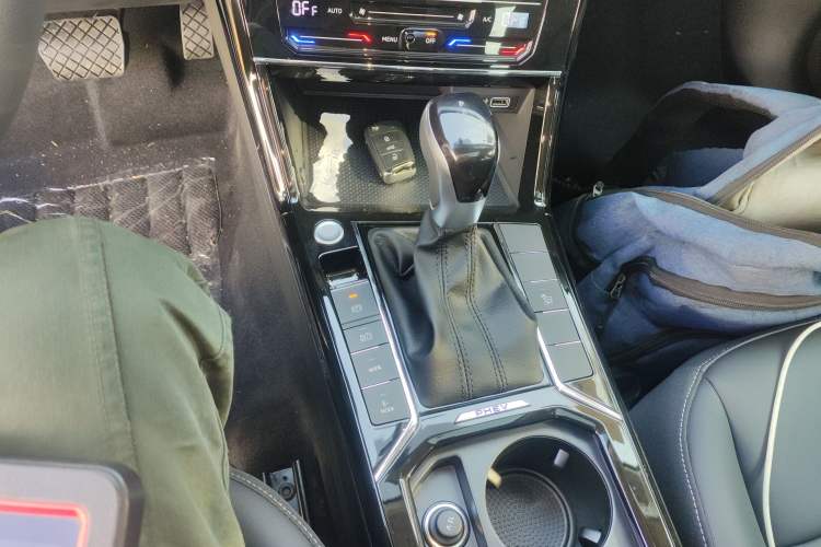 Used Volkswagen Passat New Energy 2025 430 PHEV Hybrid Business Edition Gear Lever