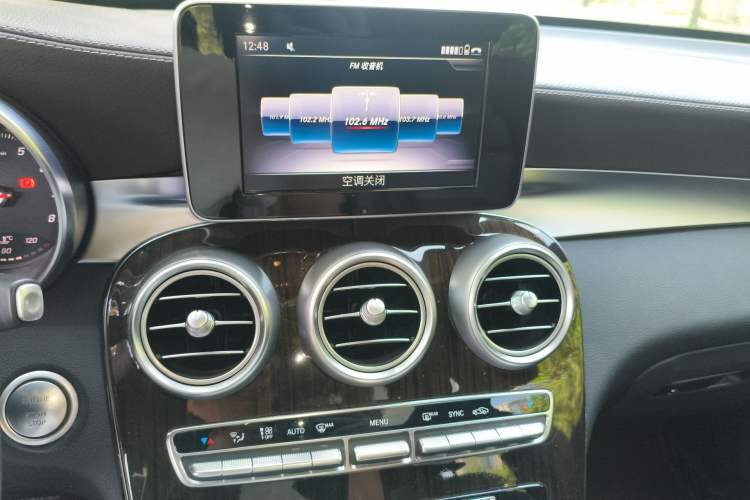 Used Mercedes-Benz GLC 2018 Facelift GLC 260 4MATIC Luxury Edition
