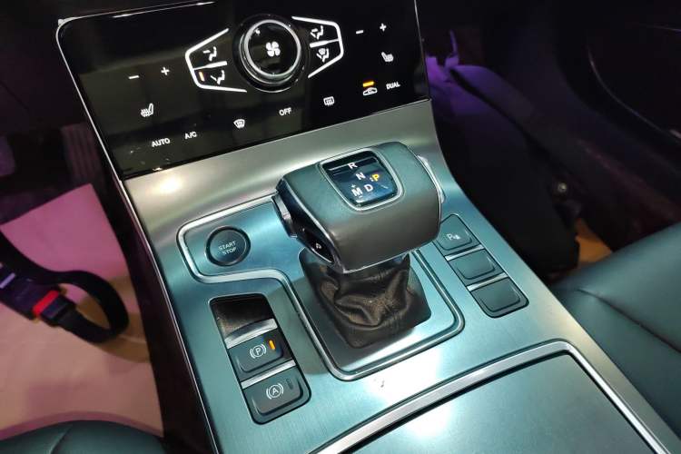 Used Hongqi H5 2022 Classic Model 1.8T Automatic Smart Connect Flagship Edition
