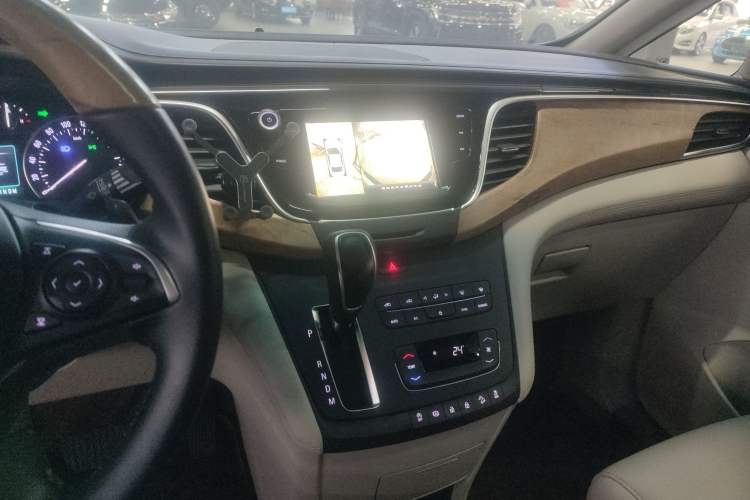 Used Buick GL8 2018 ES 28T Comfort Model China VI Standard