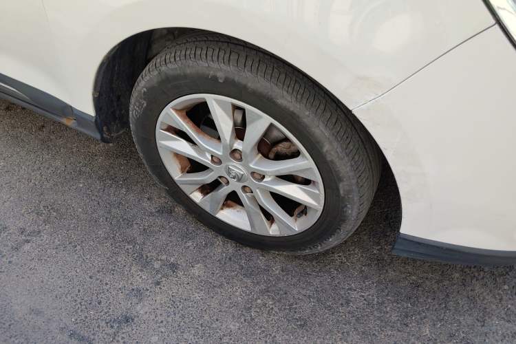 Used Baojun 730 2016 1.5L Manual Luxury Edition 7 Seats Right Front Wheel Hub