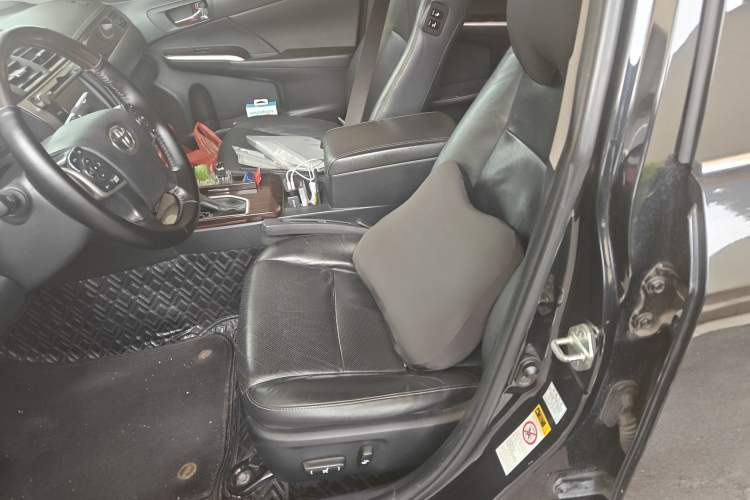 Used Toyota Camry 2016 Dual-Engine 2.5 HG 10th Anniversary Deluxe Navigation Edition
