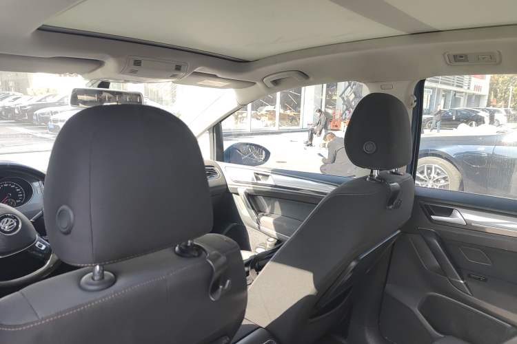 Used Volkswagen Golf Sportsvan 2016 230TSI Manual Entry-Level Trim