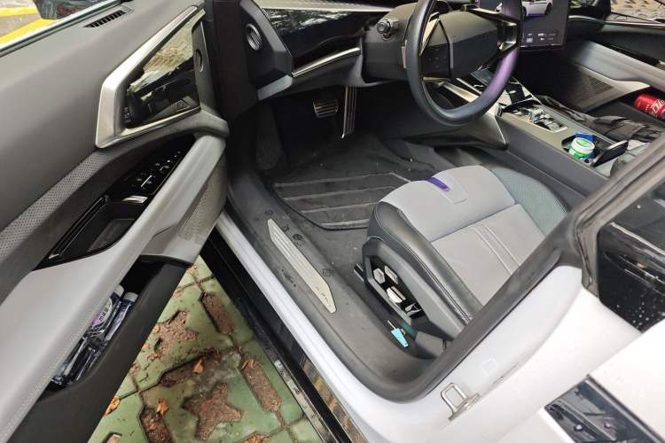 Used HiPhi Z 2023 Five-Seater Version Driver Seat