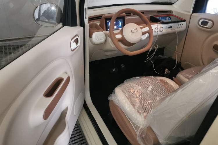 Used Bestune Pony 2026 222km Colorful Horse
