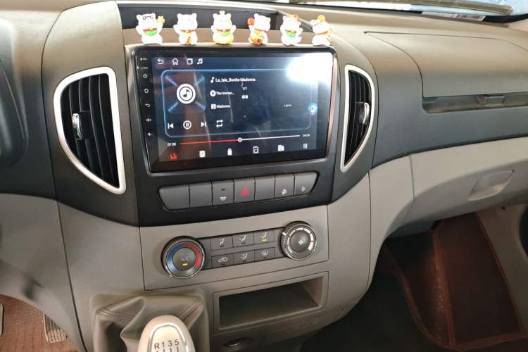 Used JAC Group Sunray 2022 2.0T Fuel-Efficient King PLUS Express Version Middle-Axis 7-Seater HFC4DB3-2E4
