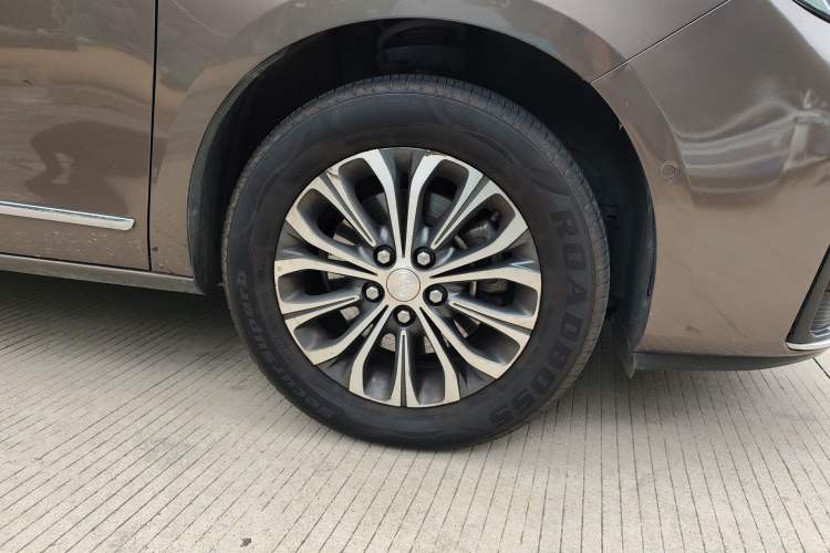 Used Buick GL8 2020 Land Business Class 652T Premium Model Right Front Wheel Hub