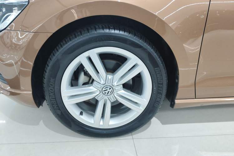 Used Volkswagen Lamando 2018 280TSI DSG Comfort Edition Exterior 4