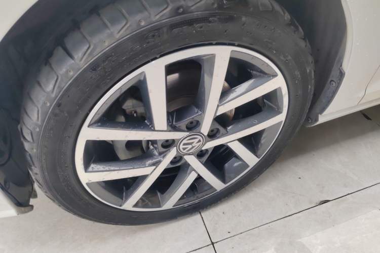 Used Volkswagen Golf 2018 230TSI Automatic Luxury Version
