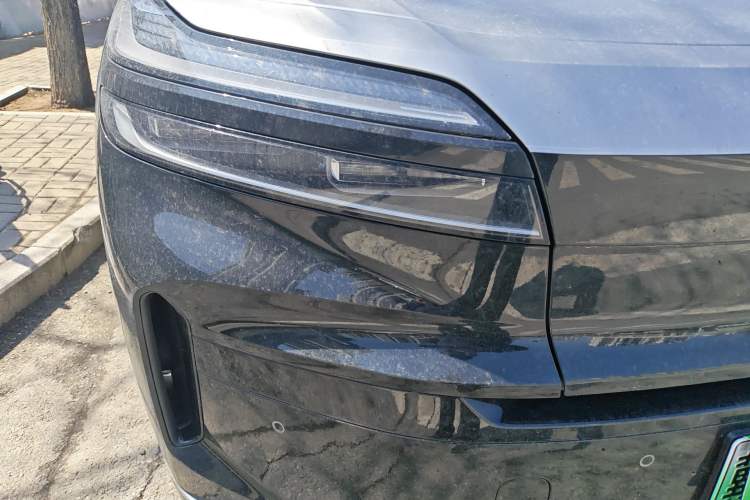 Used ONVO Luxeed L90 2025 Model—Max Six-Seater Version Right Front Headlight