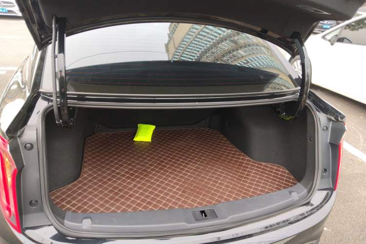 Used Hongqi E-QM5 2023 Base Travel Edition
