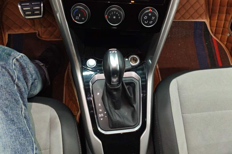 Used Volkswagen T-ROC 2020 280TSI DSG Two-Wheel Drive R-Line Pro