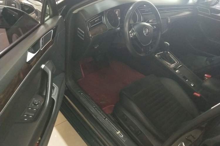 Used Volkswagen Magotan 2017 330TSI DSG Luxury Model