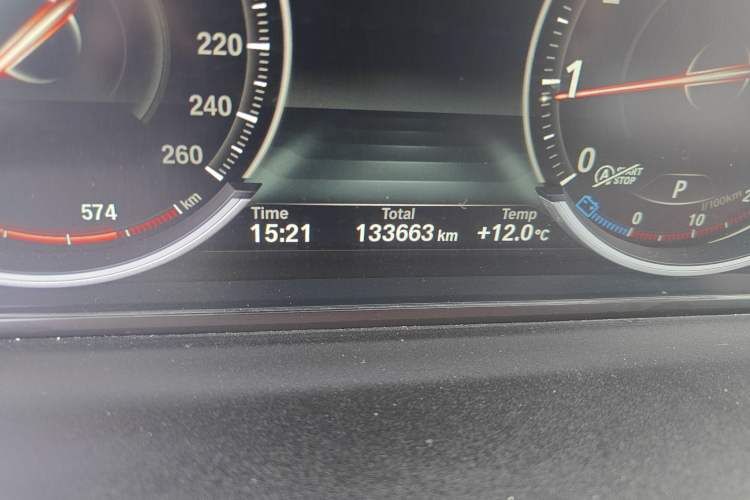 Used BMW 5 Series 2017 525Li Luxury Design Package Odometer Close Up