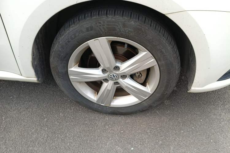 Used Volkswagen Lavida 2017 1.6L Manual Fashion Edition
