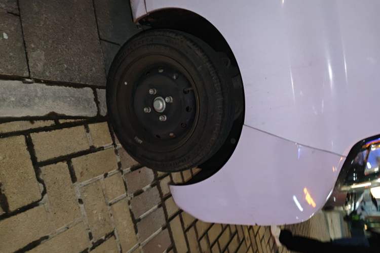 Used Chery QQ Ice Cream 2022 120km Conical Shape Lithium Iron Phosphate
