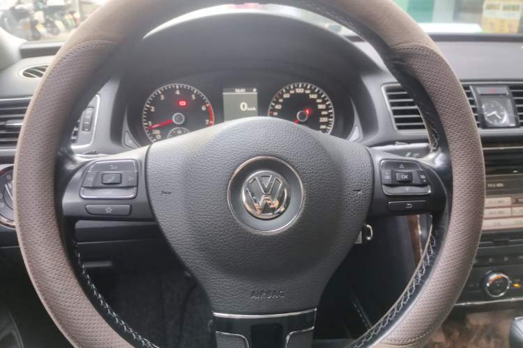 Used Volkswagen Passat 2011 1.8TSI DSG Prestige Edition Steering Wheel