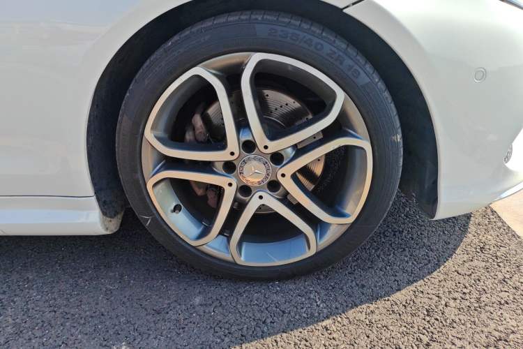 Used Mercedes-Benz E-Class 2014 E 260 Coupe Exterior 7