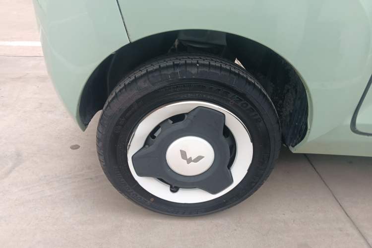 Used Wuling Hongguang MINIEV 2021 Macaron Premium Model – Lithium Iron Phosphate Right Rear Wheel Hub