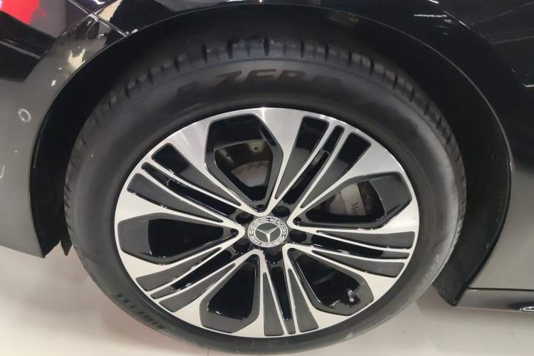 Used Mercedes-Benz E-Class New Energy 2024 E 350 e L Plug-in Hybrid Sedan